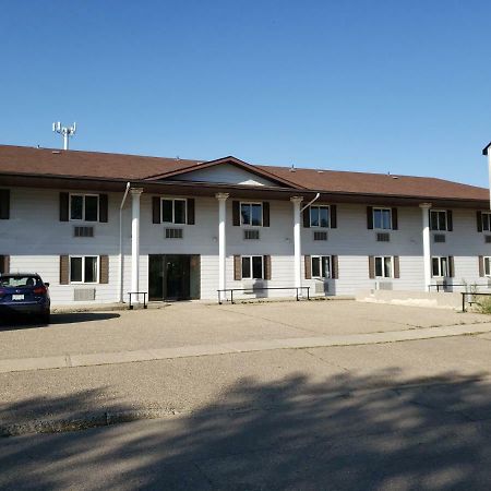 Tower Inn Estevan ภายนอก รูปภาพ