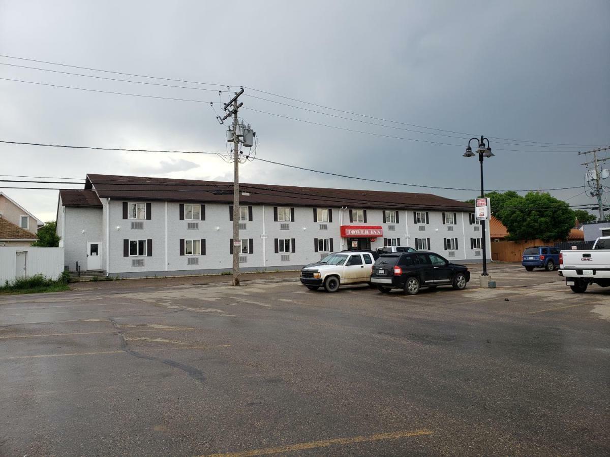 Tower Inn Estevan ภายนอก รูปภาพ